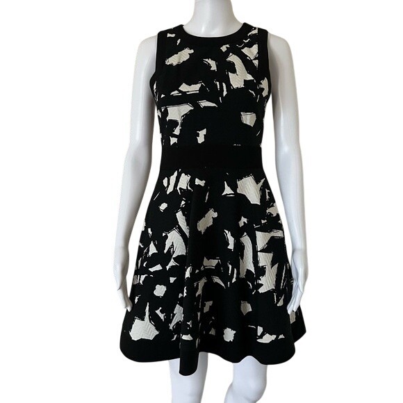 Banana Republic Dresses & Skirts - Banana Republic Textured Fit and Flare Black White Abstract Jacquard Dress - 0
